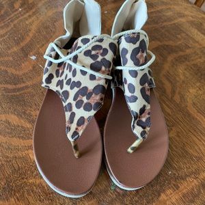Women’s Cheetah Print Gladiator Sandal size 9